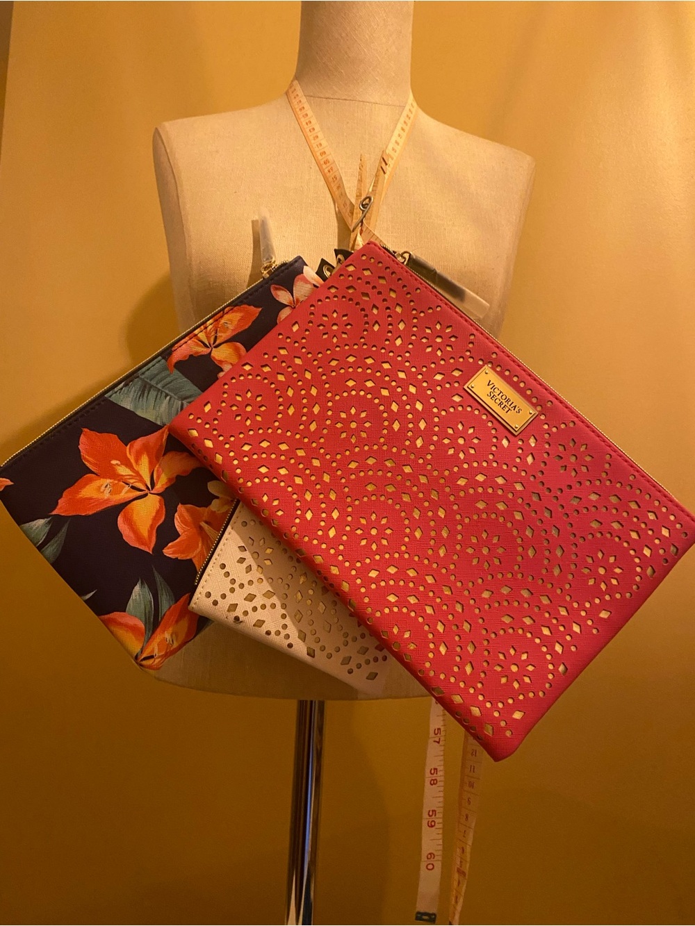 EDC Victoria's Secret White, Navy Floral & Pink Laser-Cut retired 🌟 - Picture 7 of 10